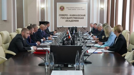 Сегодня делегации Совета Федерации РФ и Парламента Южной Осетии продолжили работу в Карачаево-Черкесии