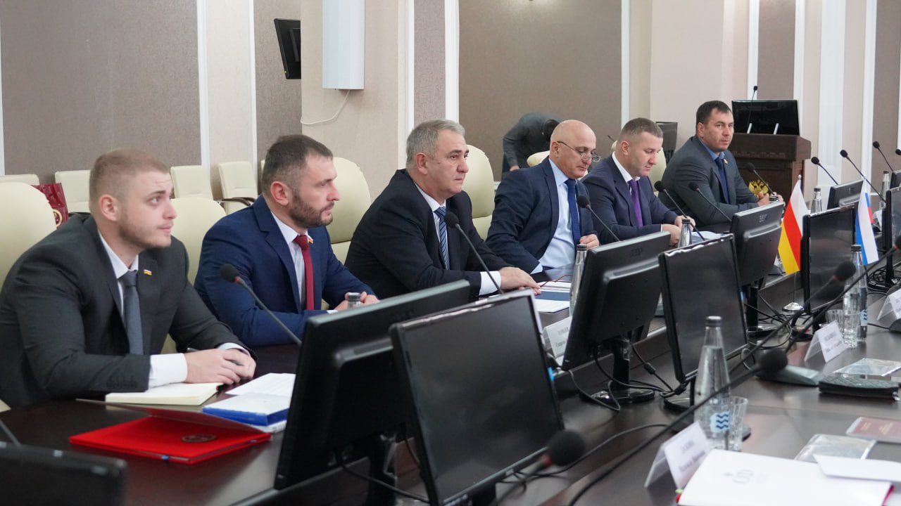 Сегодня делегации Совета Федерации РФ и Парламента Южной Осетии продолжили работу в Карачаево-Черкесии Сегодня делегации Совета Федерации РФ и Парламента Южной Осетии продолжили работу в Карачаево-Черкесии
