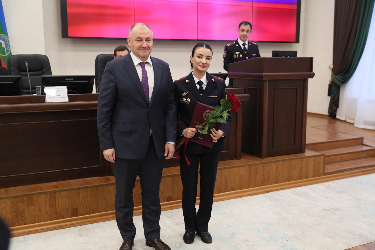 Спикер Парламента КЧР Александр Иванов принял участие в торжественном мероприятии, посвященном Дню сотрудника органов внутренних дел Российской Федерации Спикер Парламента КЧР Александр Иванов принял участие в торжественном мероприятии, посвященном Дню сотрудника органов внутренних дел Российской Федерации