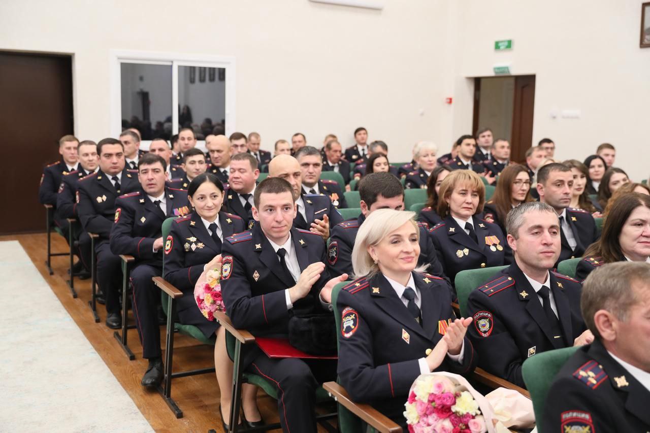 Спикер Парламента КЧР Александр Иванов принял участие в торжественном мероприятии, посвященном Дню сотрудника органов внутренних дел Российской Федерации Спикер Парламента КЧР Александр Иванов принял участие в торжественном мероприятии, посвященном Дню сотрудника органов внутренних дел Российской Федерации