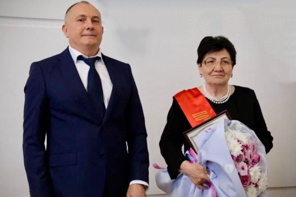 !.   200-         :    -   ,  ...