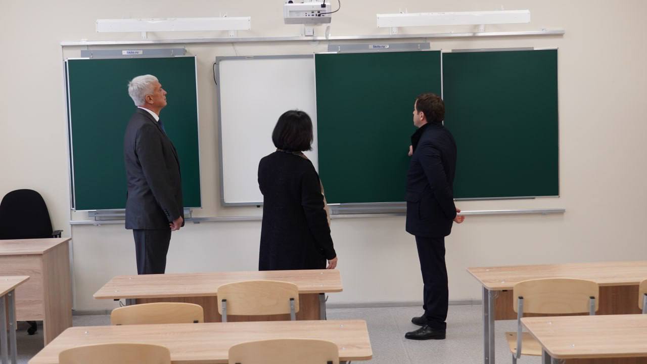 В Карачаево-Черкесию с рабочим визитом прибыл заместитель полпреда Президента РФ в СКФО Владимир Надыкто В Карачаево-Черкесию с рабочим визитом прибыл заместитель полпреда Президента РФ в СКФО Владимир Надыкто