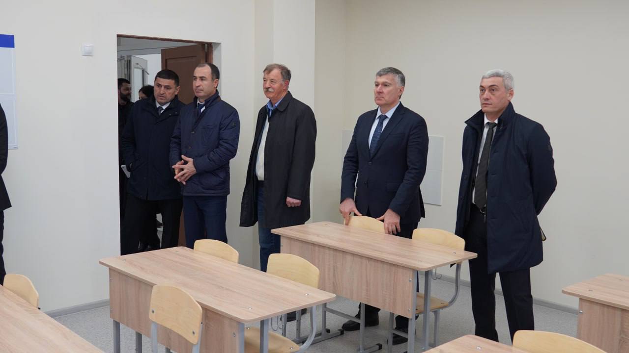 В Карачаево-Черкесию с рабочим визитом прибыл заместитель полпреда Президента РФ в СКФО Владимир Надыкто В Карачаево-Черкесию с рабочим визитом прибыл заместитель полпреда Президента РФ в СКФО Владимир Надыкто