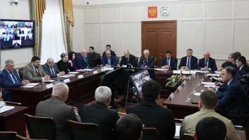 В Правительстве КЧР прошло заседание Совета по проектной деятельности под председательством заместителя полпреда Президента России в СКФО Владимира Надыкто и Премьер-министра КЧР Мурата Аргунова