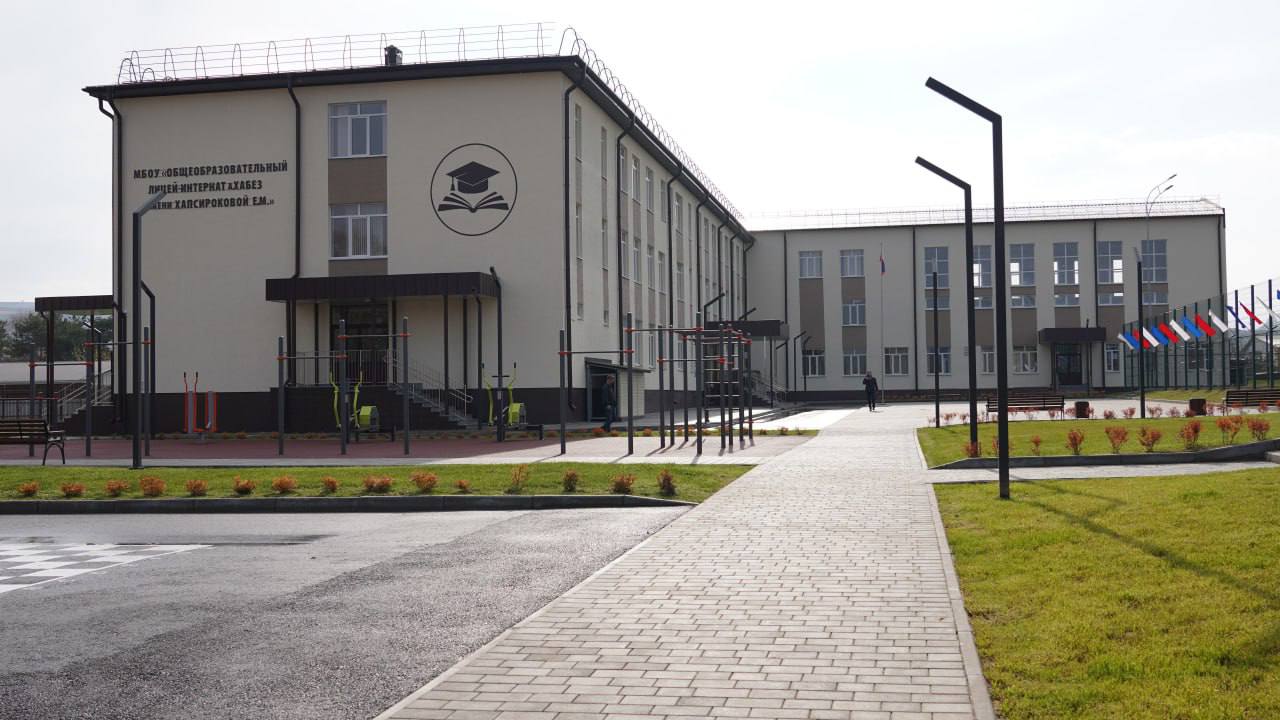 В Карачаево-Черкесию с рабочим визитом прибыл заместитель полпреда Президента РФ в СКФО Владимир Надыкто В Карачаево-Черкесию с рабочим визитом прибыл заместитель полпреда Президента РФ в СКФО Владимир Надыкто