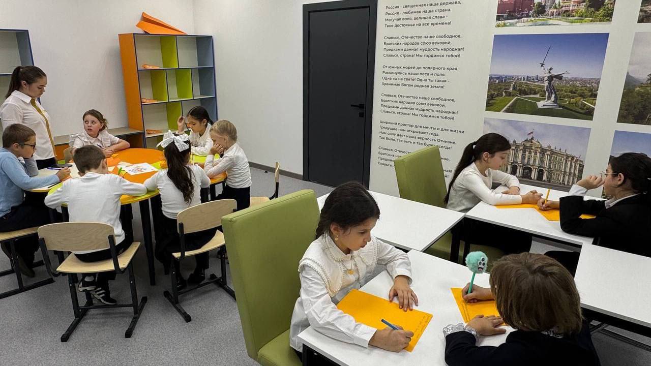 Акция «СВОих не бросаем» снова объединила школьников Черкесска Акция «СВОих не бросаем» снова объединила школьников Черкесска