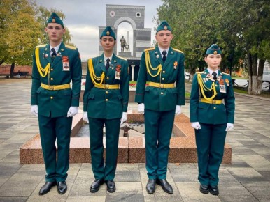 Воспитанники городского Центра «Авангард» из Черкесска — Захар Загудайнов, Михаил Цацурин, Бэлла Абайханова и Медина Алиева — примут участие в X Юбилейном Кремлёвском благотворительном кадетском бале