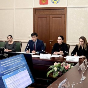 В Правительстве прошло заседание комиссии по административной реформе под председательством министра экономического развития КЧР Артура Езаова