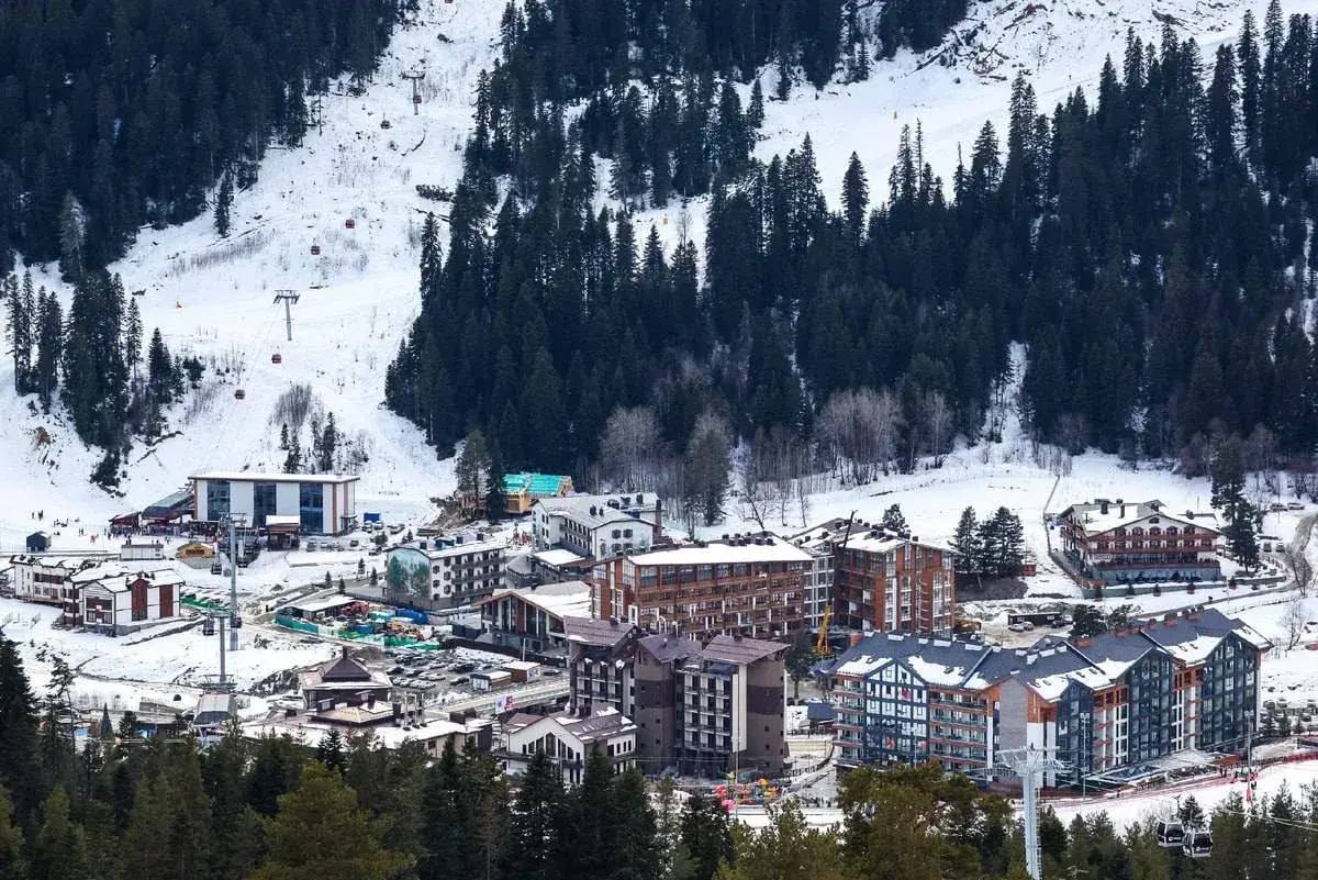 В этом году «Архыз» во второй раз стал победителем главной номинации лучших из лучших в индустрии горнолыжного отдыха - победителей IV национальной премии «Горы России» В этом году «Архыз» во второй раз стал победителем главной номинации лучших из лучших в индустрии горнолыжного отдыха - победителей IV национальной премии «Горы России»