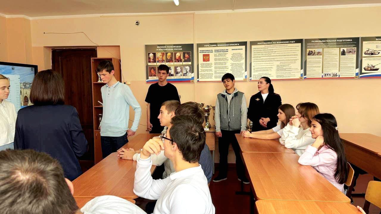 В Технологическом колледже г. Черкесска было проведено необычное профилактическое мероприятие - «Краш-курс» по предупреждению нарушений ПДД среди несовершеннолетних, участниками которого стали более 60 учащихся В Технологическом колледже г. Черкесска было проведено необычное профилактическое мероприятие - «Краш-курс» по предупреждению нарушений ПДД среди несовершеннолетних, участниками которого стали более 60 учащихся