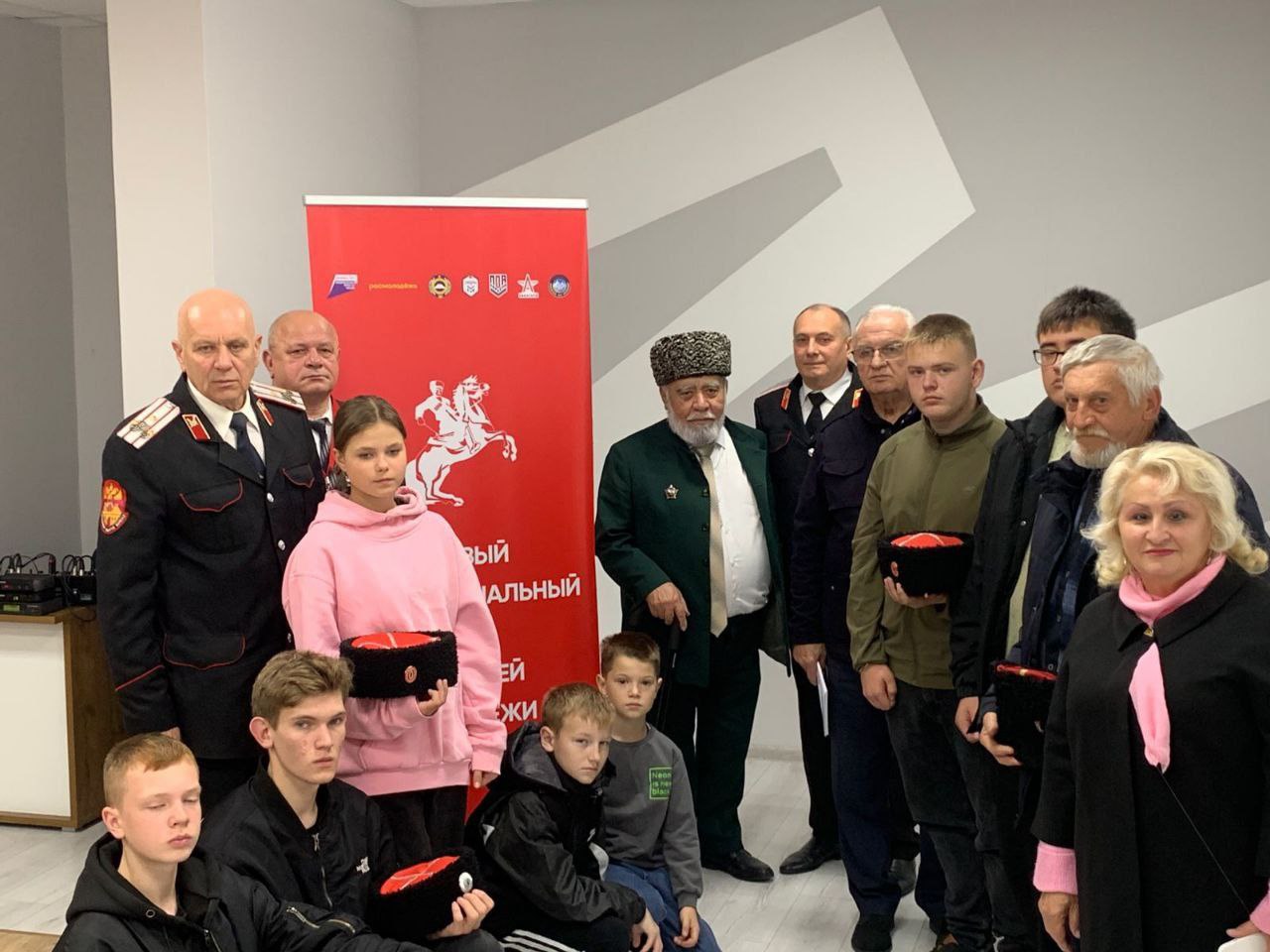 Рашид Темрезов: слет казачьей молодежи подчеркивает ценность дружбы народов, бережного отношения к культурному наследию Рашид Темрезов: слет казачьей молодежи подчеркивает ценность дружбы народов, бережного отношения к культурному наследию