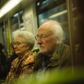 Работающие пенсионеры теряют льготы: что стоит за новыми ограничениями