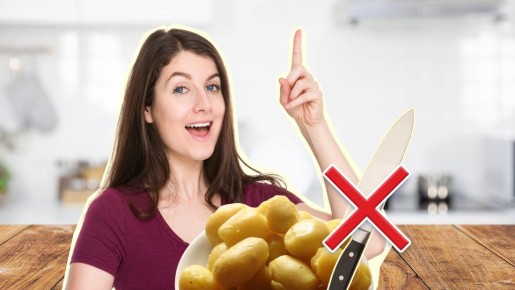 Кожуру с вареной картошки уберете одним движением: опытные хозяйки знают хитрый способ