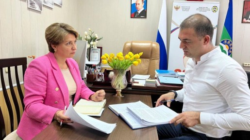 В Министерстве образования и науки Карачаево-Черкесской Республики прошла рабочая встреча министра Кравченко Инны Владимировны с заместителем начальника отдела организации деятельности участковых уполномоченных полиции и...