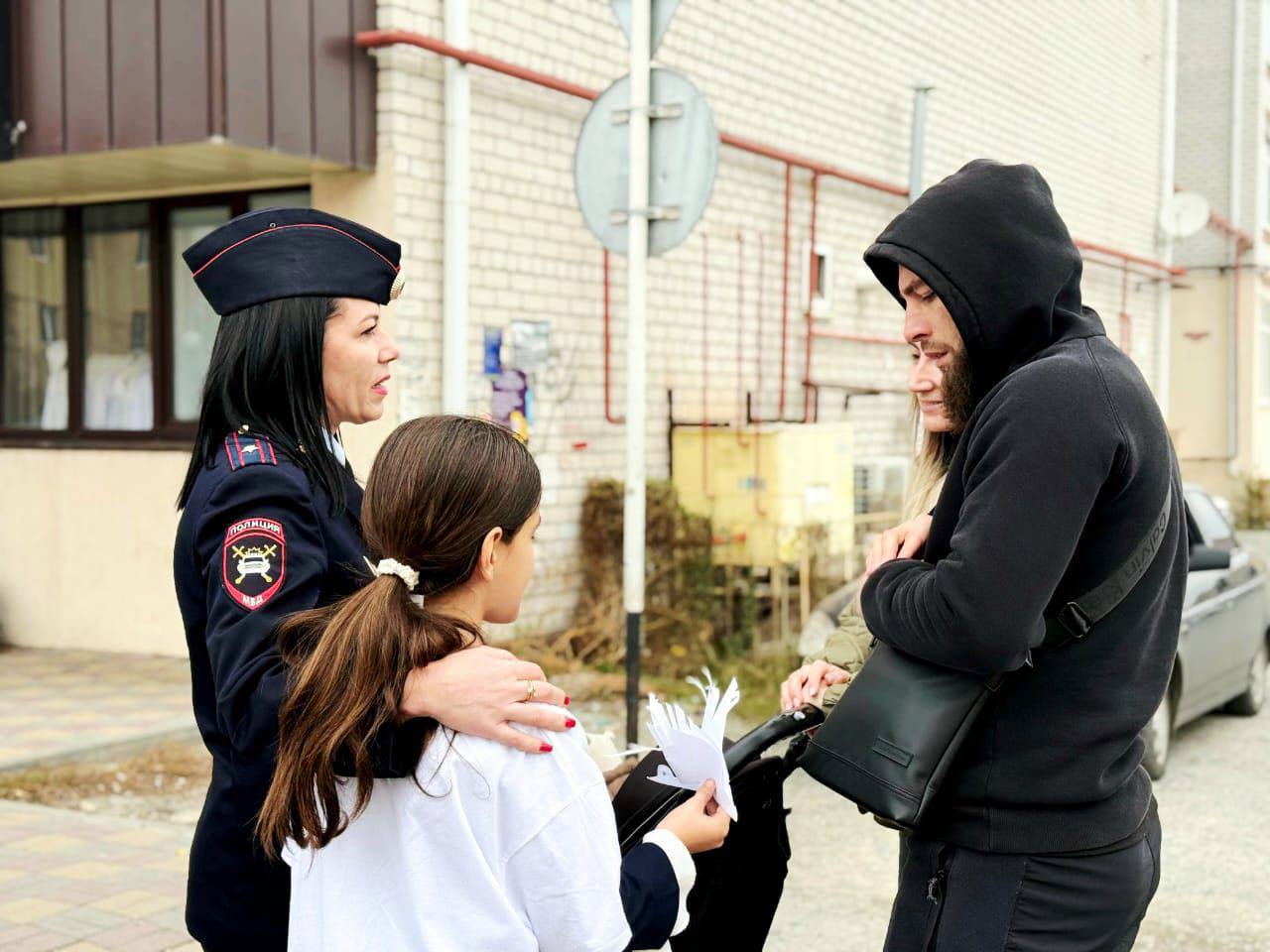 В Черкесске прошла акция, приуроченная ко Всемирному дню памяти жертв ДТП В Черкесске прошла акция, приуроченная ко Всемирному дню памяти жертв ДТП