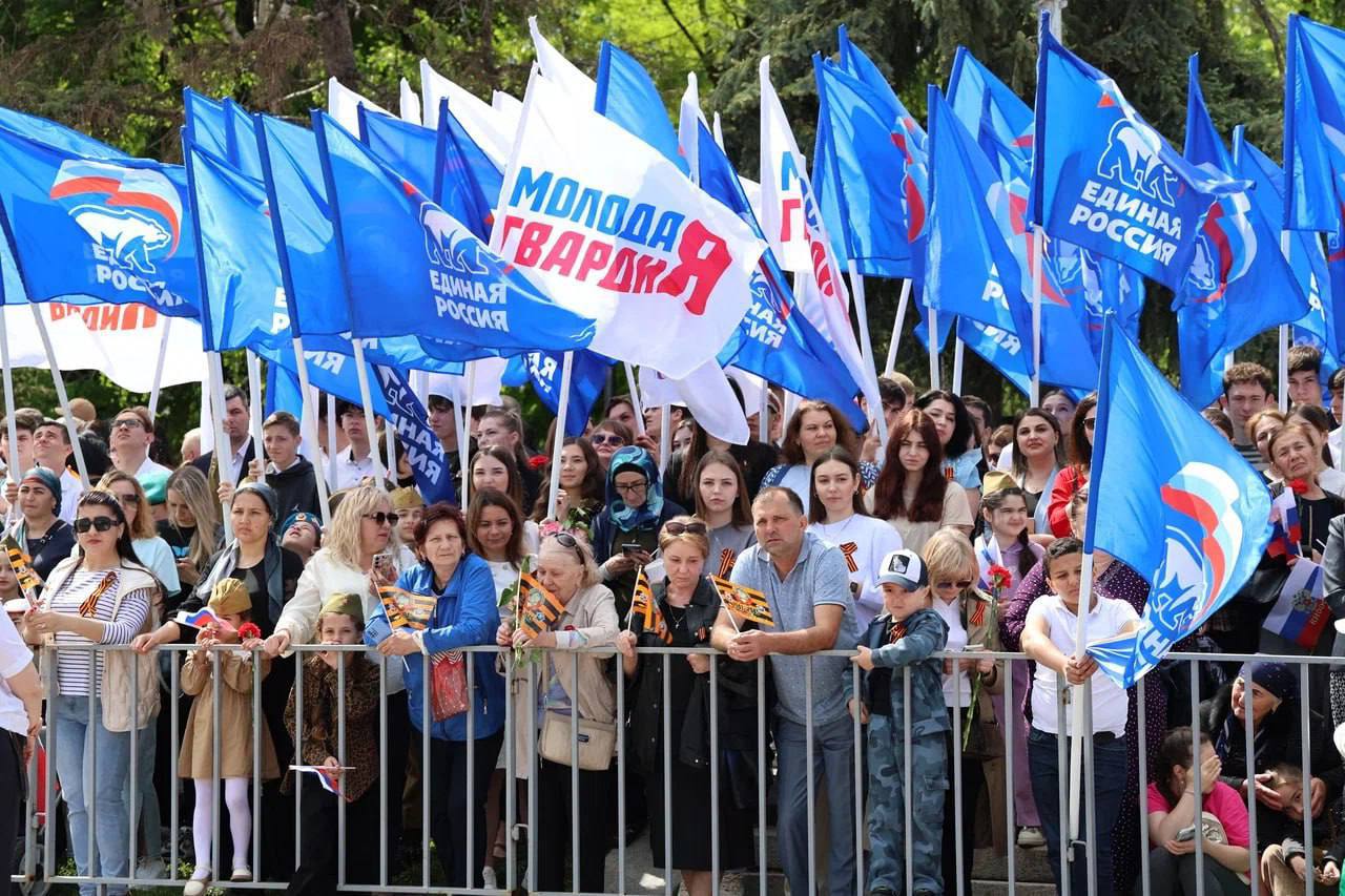 Алексей Баскаев: От всей души поздравляю молодогвардейцев Единой России 20-летним со дня основания движения!