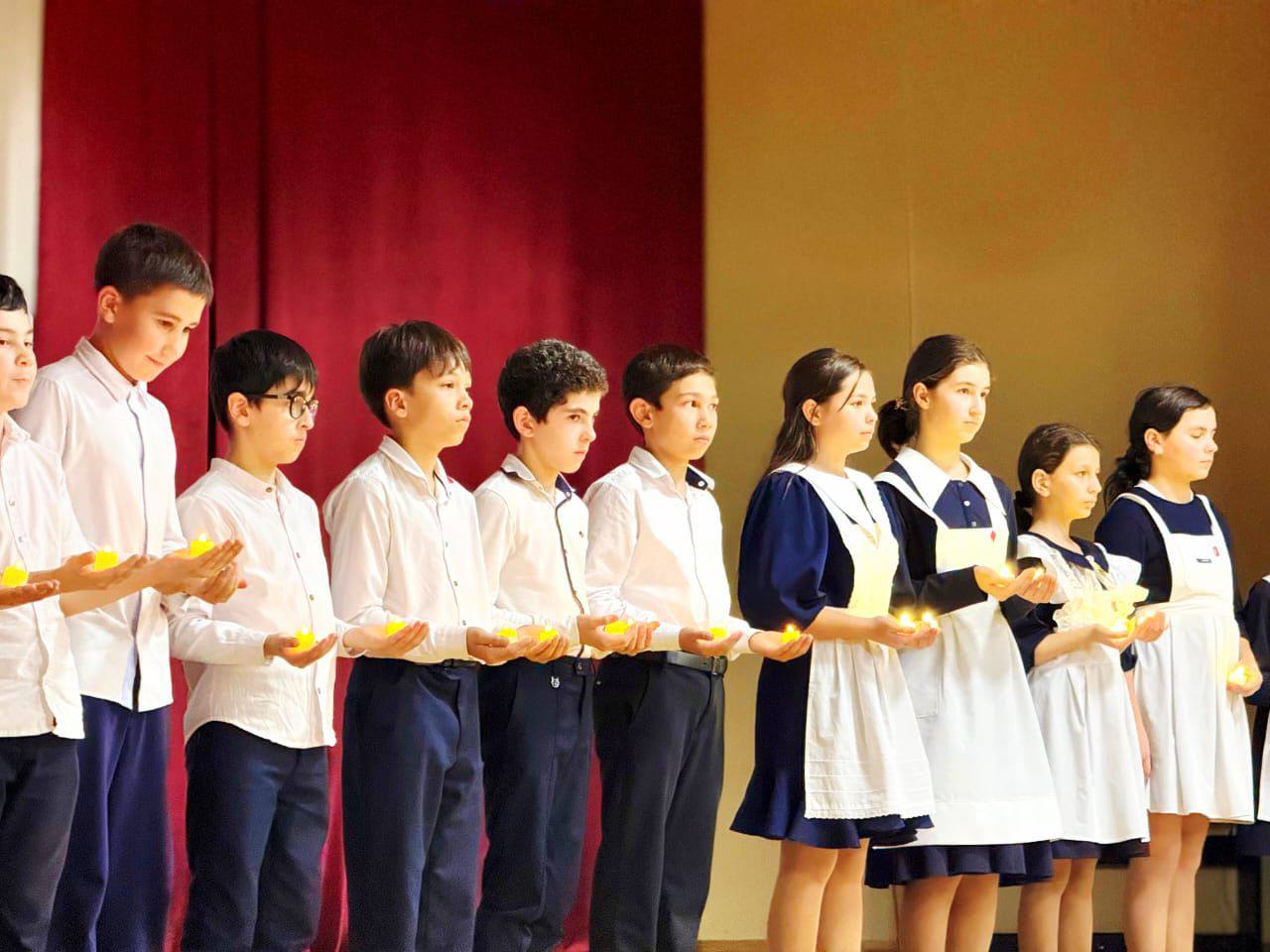 В Черкесске прошла акция, приуроченная ко Всемирному дню памяти жертв ДТП В Черкесске прошла акция, приуроченная ко Всемирному дню памяти жертв ДТП