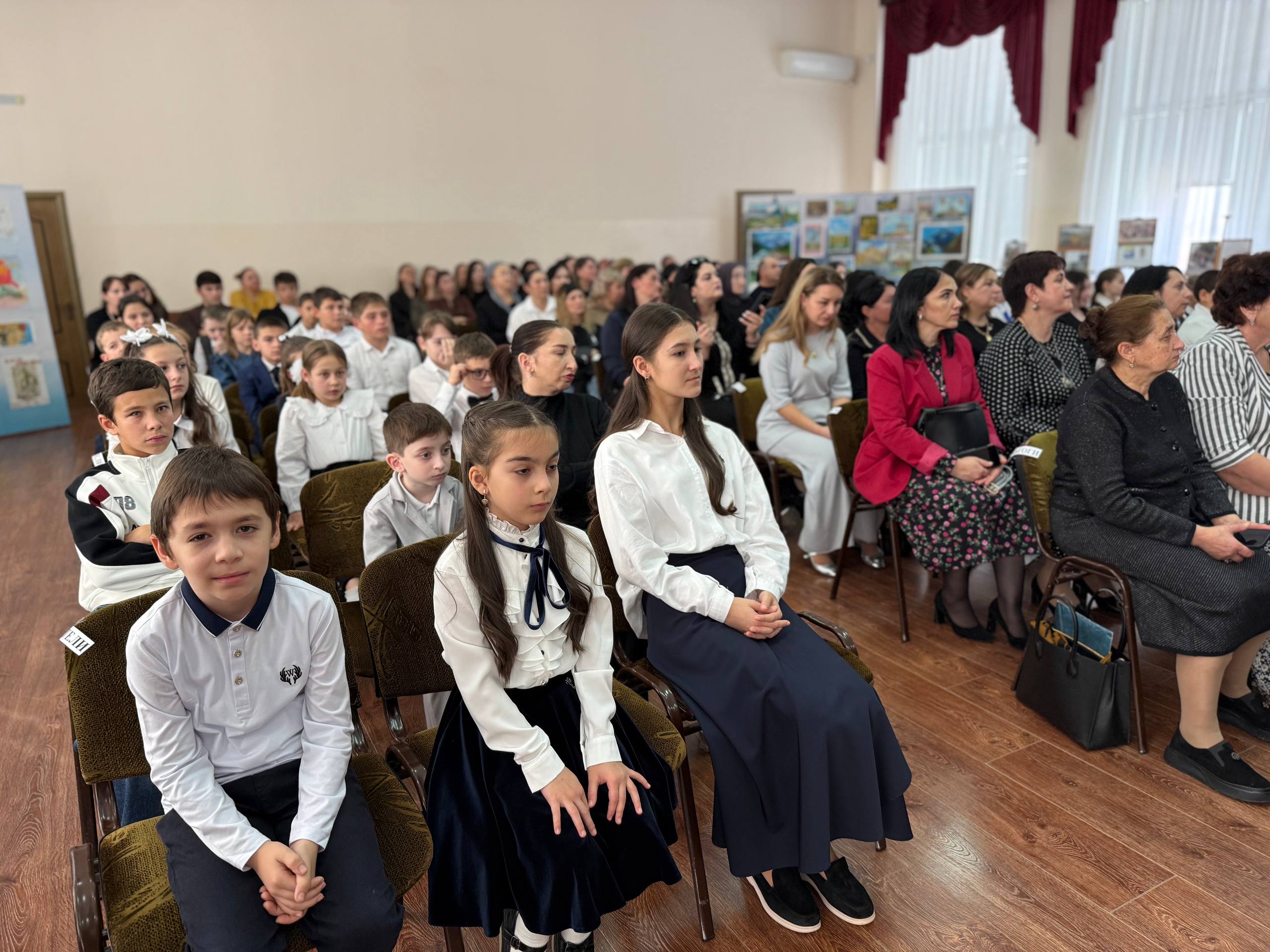 В столице Карачаево-Черкесии состоялась церемония закрытия IX Детских Сергиевских чтений, в рамках которой чествовали победителей и лауреатов творческих конкурсов В столице Карачаево-Черкесии состоялась церемония закрытия IX Детских Сергиевских чтений, в рамках которой чествовали победителей и лауреатов творческих конкурсов