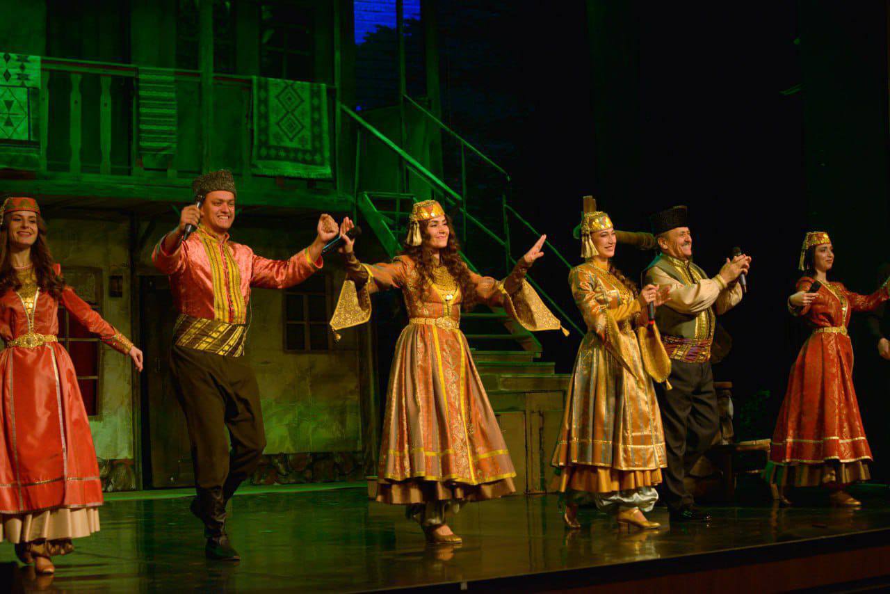 Ногайский драматический театр Карачаево-Черкесии стал лауреатом первого Межрегионального фестиваля «Къырым ильхамы – Крымское вдохновение» в Симферополе Ногайский драматический театр Карачаево-Черкесии стал лауреатом первого Межрегионального фестиваля «Къырым ильхамы – Крымское вдохновение» в Симферополе