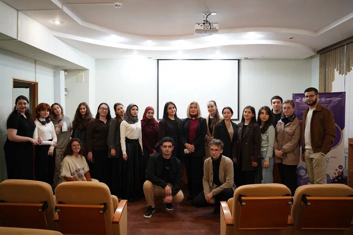 В СКГА состоялась встреча с руководителем медиахолдинга «Архыз 24» В СКГА состоялась встреча с руководителем медиахолдинга «Архыз 24»