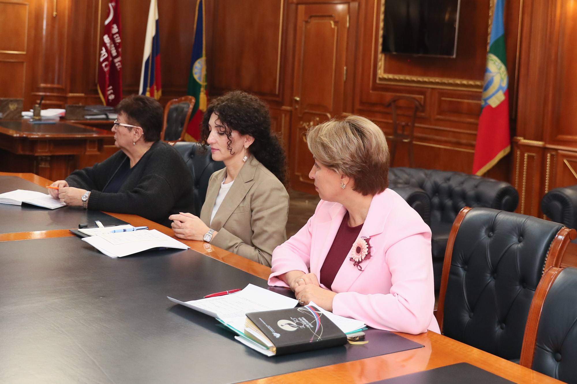 Рашид Темрезов: Сегодня Президент Российской Федерации Владимир Путин подписал Федеральный закон "О внесении изменений в статьи 69 и 79 Федерального закона "Об основах охраны здоровья граждан в Российской Федерации" и... Рашид Темрезов: Сегодня Президент Российской Федерации Владимир Путин подписал Федеральный закон "О внесении изменений в статьи 69 и 79 Федерального закона "Об основах охраны здоровья граждан в Российской Федерации" и...