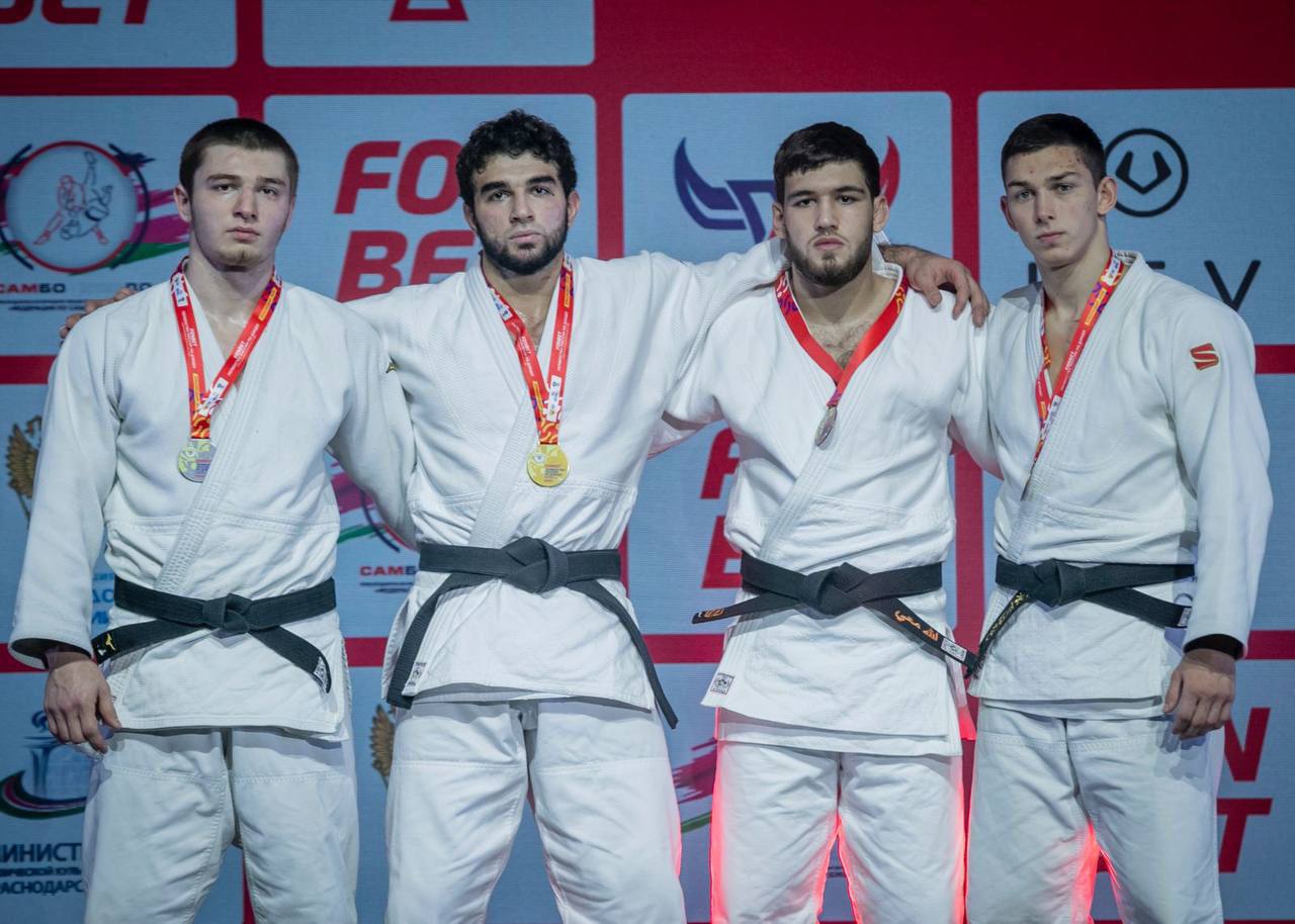 Спортсмен из КЧР Ибрагим Гочияев завоевал бронзовую медаль первенства России по дзюдо среди юниоров и юниорок до 21 года Спортсмен из КЧР Ибрагим Гочияев завоевал бронзовую медаль первенства России по дзюдо среди юниоров и юниорок до 21 года