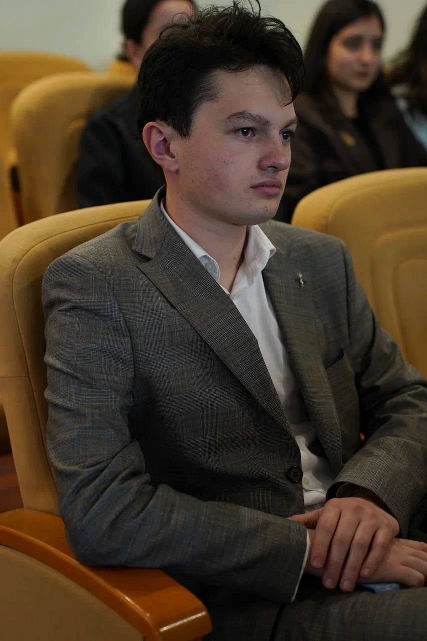 В СКГА состоялась встреча с руководителем медиахолдинга «Архыз 24» В СКГА состоялась встреча с руководителем медиахолдинга «Архыз 24»