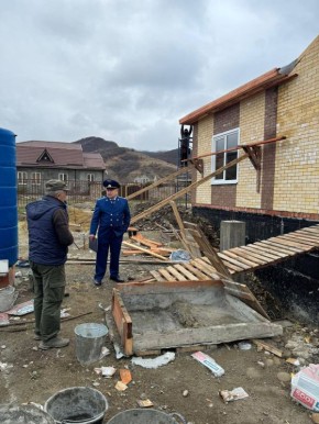Прокурор Карачаевского района проверил ход строительства фельдшерско-акушерских пунктов