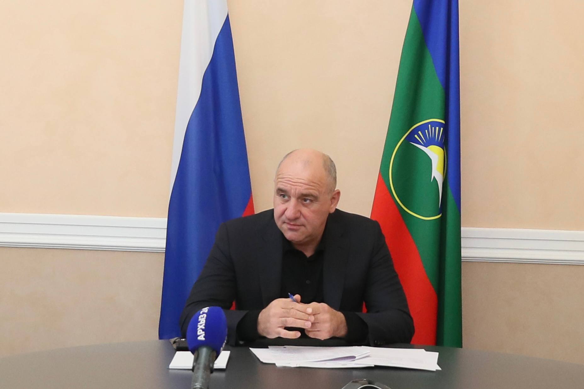 Глава КЧР Рашид Темрезов провел прием граждан в приемной Президента РФ Владимира Путина в региона Глава КЧР Рашид Темрезов провел прием граждан в приемной Президента РФ Владимира Путина в региона