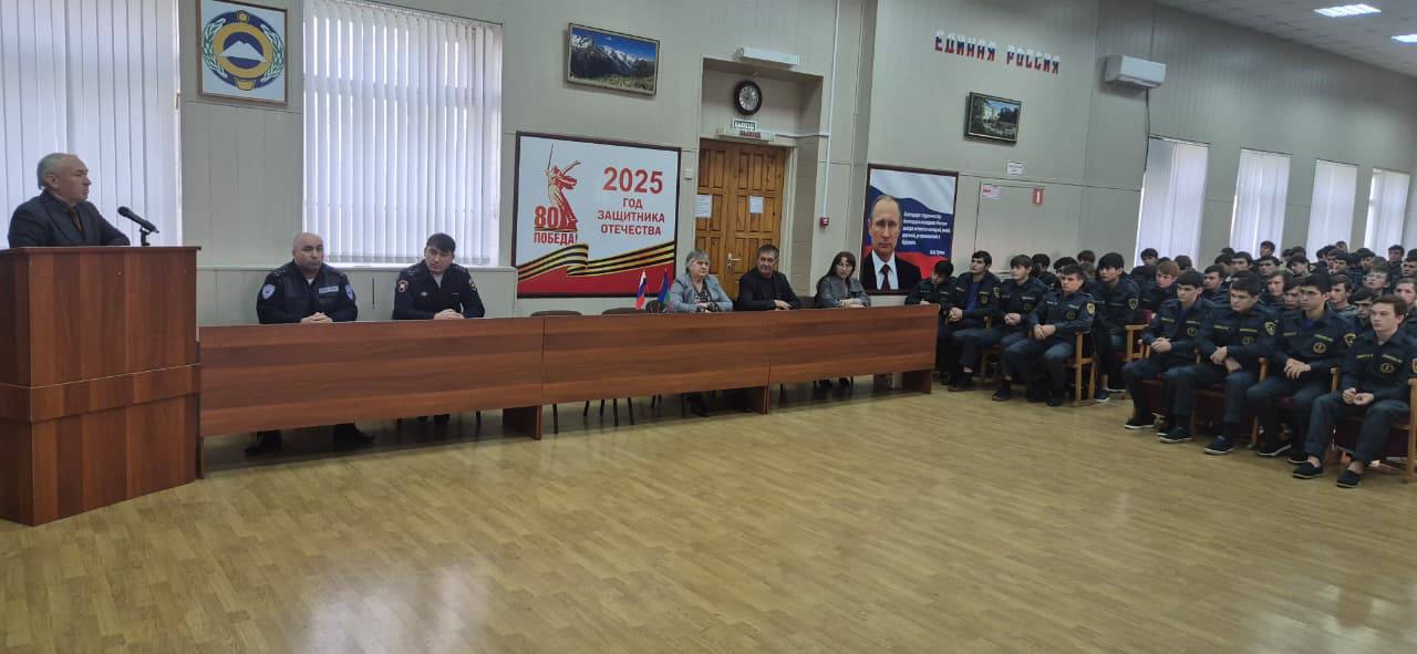 В рамках профилактической акции «Начинающий водитель» сотрудники отделения Госавтоинспекции МВД России «Адыге-Хабльский» побывали в Аграрно-технологическом колледже п. Эркен-Шахар, в котором предусматривается обучение... В рамках профилактической акции «Начинающий водитель» сотрудники отделения Госавтоинспекции МВД России «Адыге-Хабльский» побывали в Аграрно-технологическом колледже п. Эркен-Шахар, в котором предусматривается обучение...