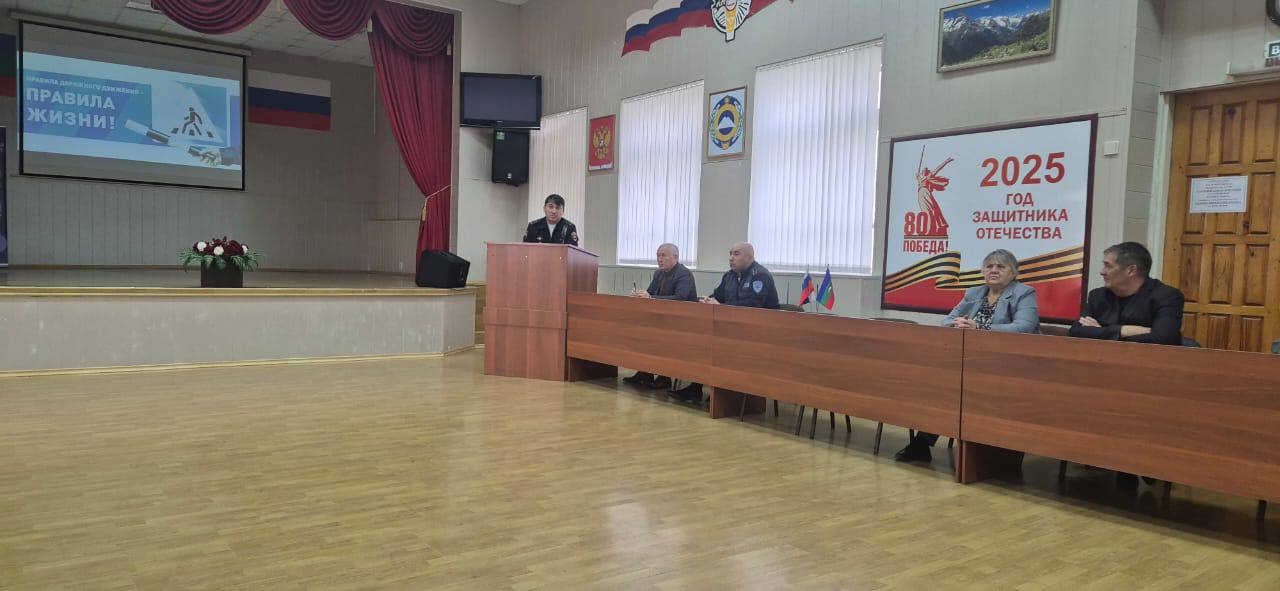 В рамках профилактической акции «Начинающий водитель» сотрудники отделения Госавтоинспекции МВД России «Адыге-Хабльский» побывали в Аграрно-технологическом колледже п. Эркен-Шахар, в котором предусматривается обучение... В рамках профилактической акции «Начинающий водитель» сотрудники отделения Госавтоинспекции МВД России «Адыге-Хабльский» побывали в Аграрно-технологическом колледже п. Эркен-Шахар, в котором предусматривается обучение...