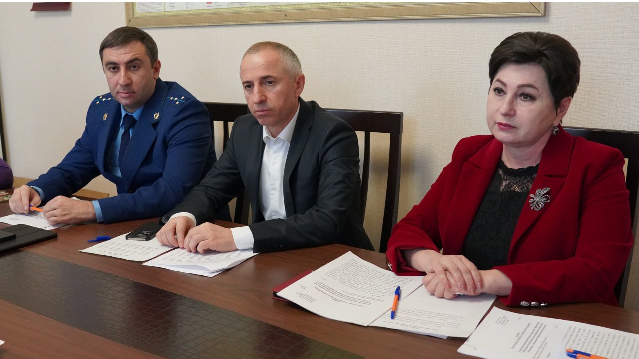 Кемал Бытдаев провел заседание Комитета по аграрной политике Кемал Бытдаев провел заседание Комитета по аграрной политике