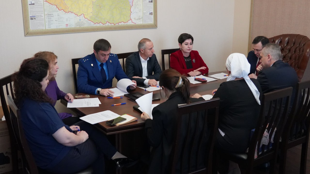 Кемал Бытдаев провел заседание Комитета по аграрной политике Кемал Бытдаев провел заседание Комитета по аграрной политике