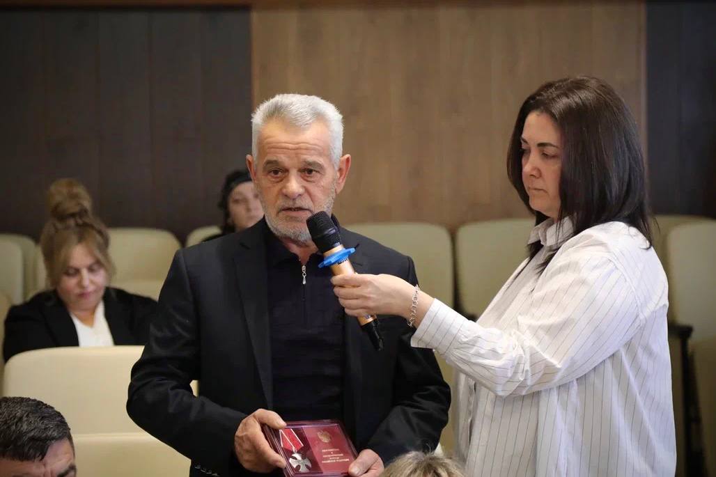 В Черкесске обсудили поддержку семей участников СВО В Черкесске обсудили поддержку семей участников СВО