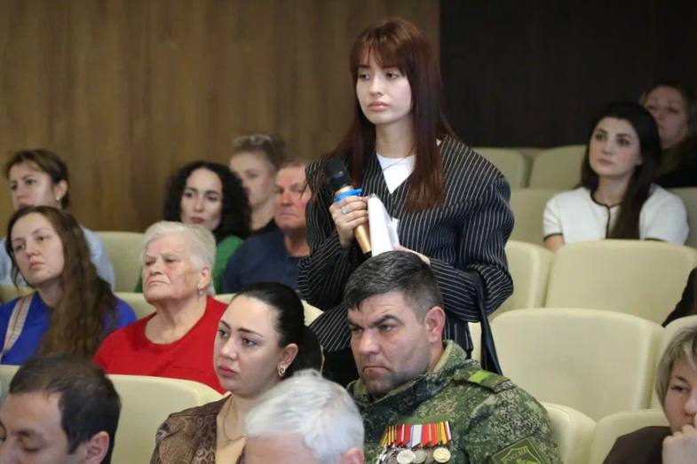 В Черкесске обсудили поддержку семей участников СВО В Черкесске обсудили поддержку семей участников СВО