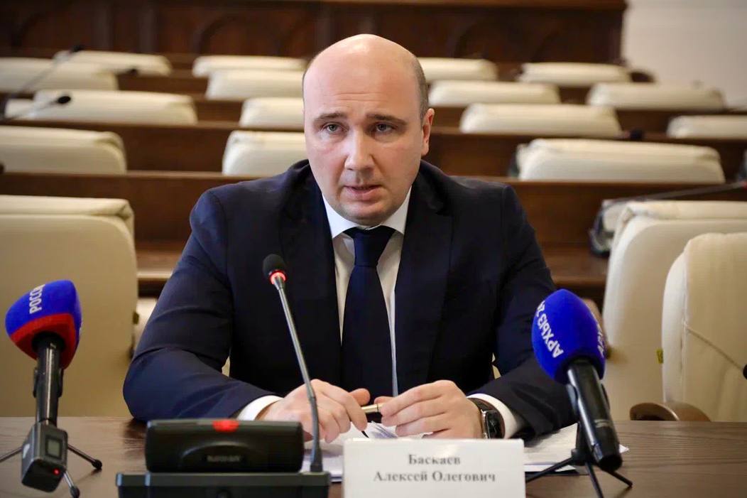 В Черкесске обсудили поддержку семей участников СВО В Черкесске обсудили поддержку семей участников СВО