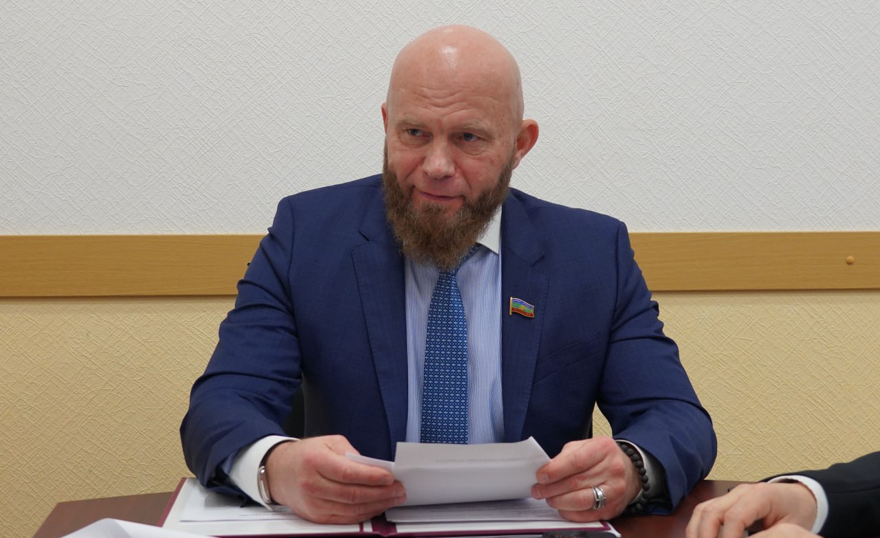 В преддверии 16 сессии депутат Александр Чайка провел заседание Комитета по Регламенту и мандатным вопросам