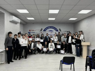 В Карачаево-Черкесии прошел интеллектуальный КВИЗ приуроченный к 120-летию Минпромторга России