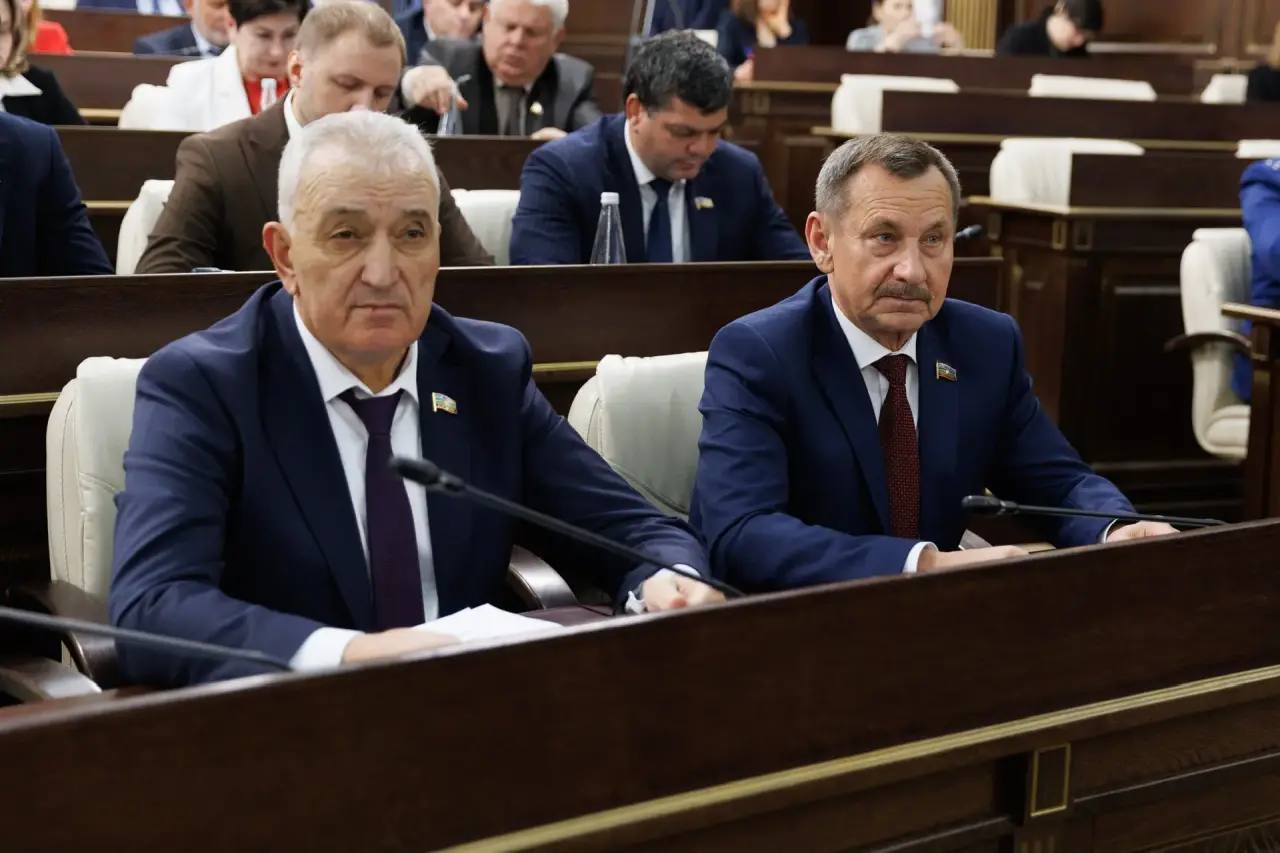 Глава Карачаево-Черкесии Рашид Темрезов принял участие очередная 16-й сессии Парламента КЧР Глава Карачаево-Черкесии Рашид Темрезов принял участие очередная 16-й сессии Парламента КЧР