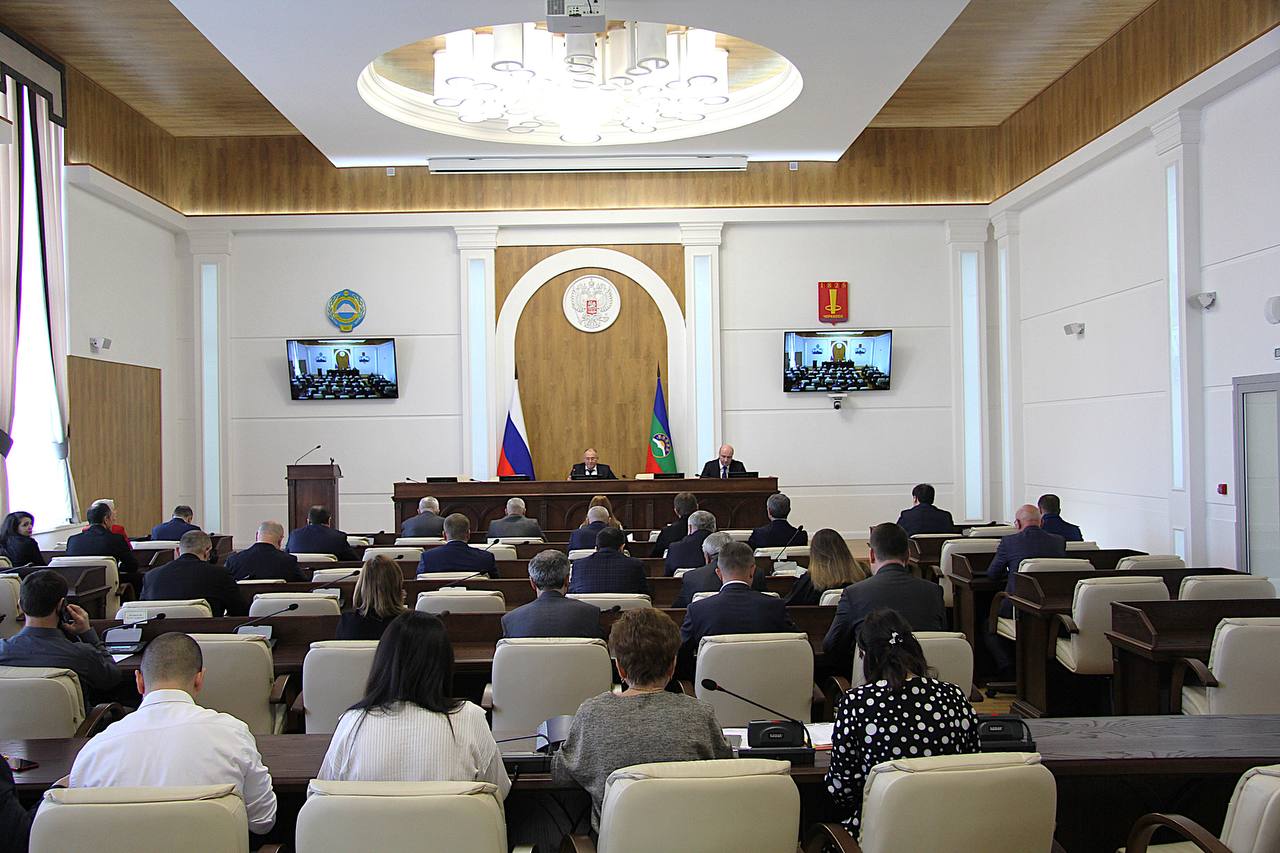 Алексей Баскаев: Принял участие в очередном 14-м заседании Думы Черкесска, на котором было рассмотрено 9 вопросов