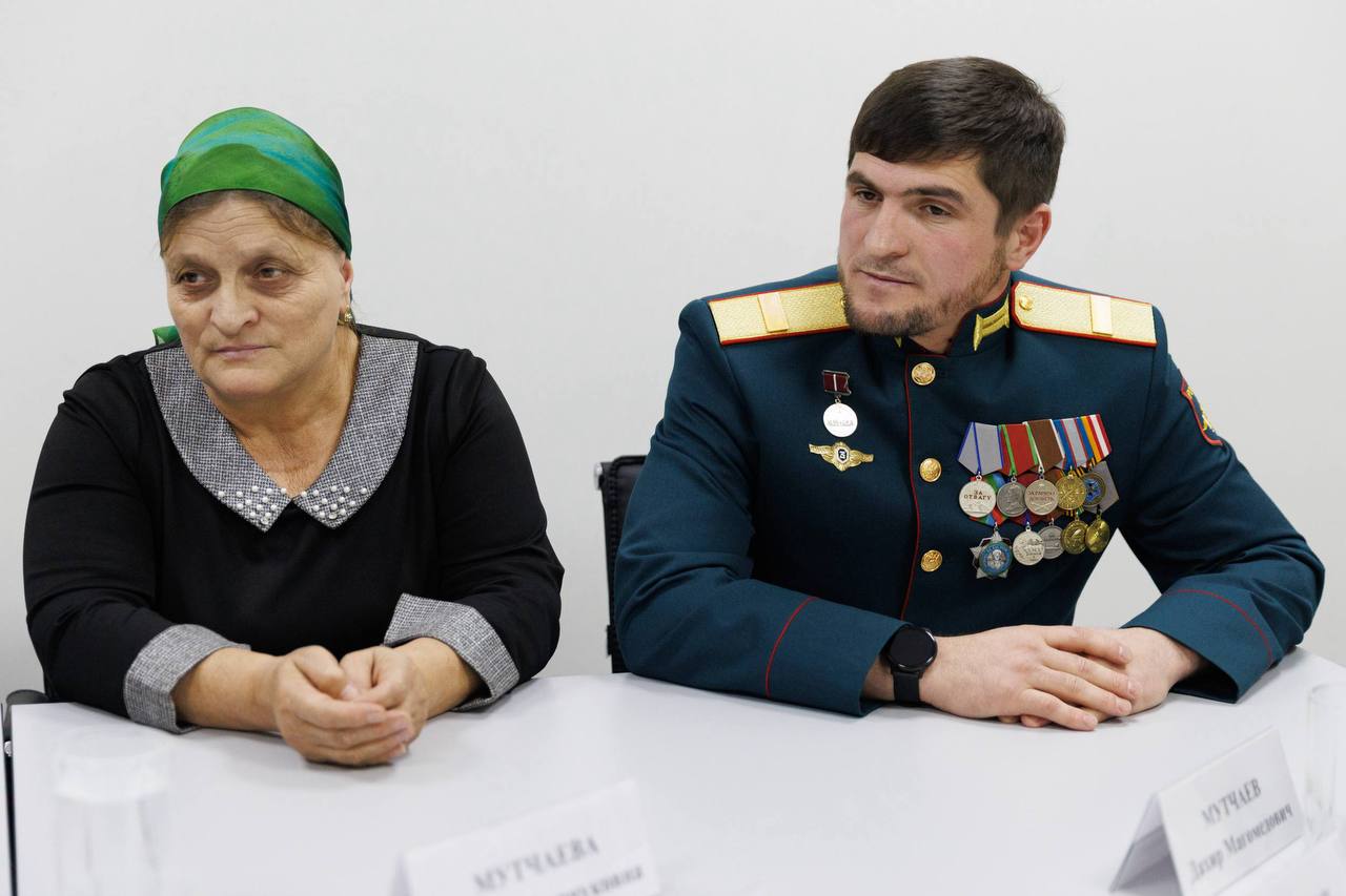 Алексей Баскаев: В преддверии одного из самых тёплых и светлых праздников - Дня матери - на площадке Фонда Защитников Отечества состоялась встреча, наполненная искренностью, глубоким уважением и сердечной теплотой Алексей Баскаев: В преддверии одного из самых тёплых и светлых праздников - Дня матери - на площадке Фонда Защитников Отечества состоялась встреча, наполненная искренностью, глубоким уважением и сердечной теплотой