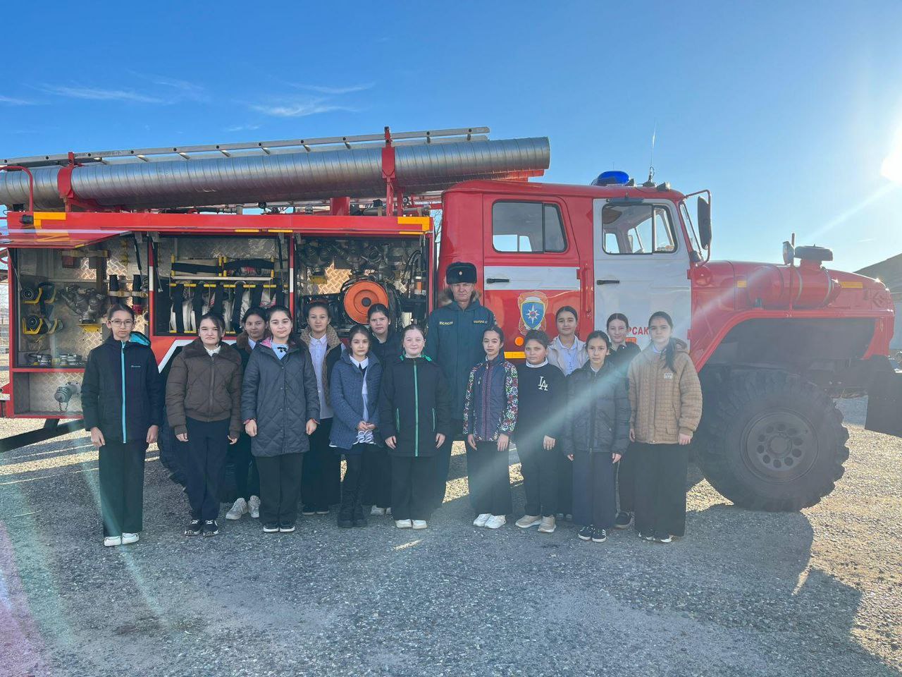 Огнеборцы аула Эрсакон провели экскурсию для школьников