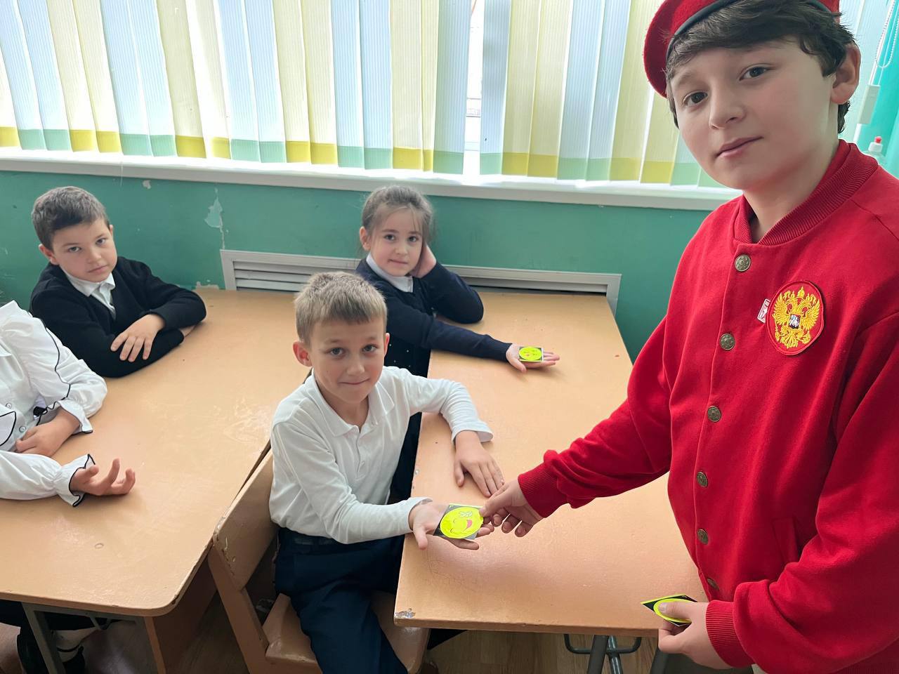 В рамках социально значимой акции «Засветись» сотрудники Госавтоинспекции МО МВД России «Карачаевский» совместно с активистами отряда ЮИД общеобразовательной школы №5 г. Карачаевска провели профилактическое мероприятие по... В рамках социально значимой акции «Засветись» сотрудники Госавтоинспекции МО МВД России «Карачаевский» совместно с активистами отряда ЮИД общеобразовательной школы №5 г. Карачаевска провели профилактическое мероприятие по...