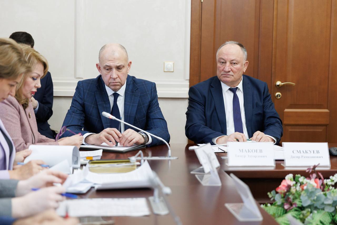 Председатель Правительства КЧР Мурат Аргунов провел заседание Совета по проектной деятельности по вопросу реализации региональных проектов на территории Карачаево-Черкесии Председатель Правительства КЧР Мурат Аргунов провел заседание Совета по проектной деятельности по вопросу реализации региональных проектов на территории Карачаево-Черкесии