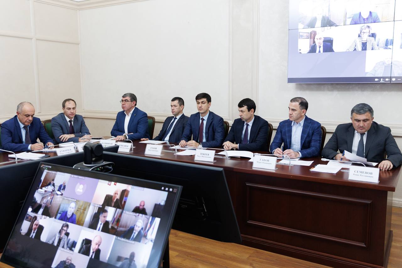 Председатель Правительства КЧР Мурат Аргунов провел заседание Совета по проектной деятельности по вопросу реализации региональных проектов на территории Карачаево-Черкесии Председатель Правительства КЧР Мурат Аргунов провел заседание Совета по проектной деятельности по вопросу реализации региональных проектов на территории Карачаево-Черкесии