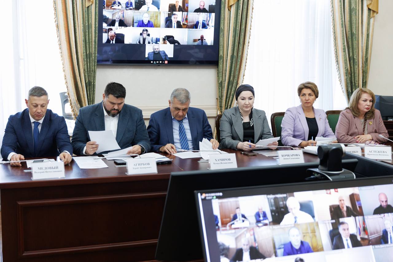 Председатель Правительства КЧР Мурат Аргунов провел заседание Совета по проектной деятельности по вопросу реализации региональных проектов на территории Карачаево-Черкесии Председатель Правительства КЧР Мурат Аргунов провел заседание Совета по проектной деятельности по вопросу реализации региональных проектов на территории Карачаево-Черкесии
