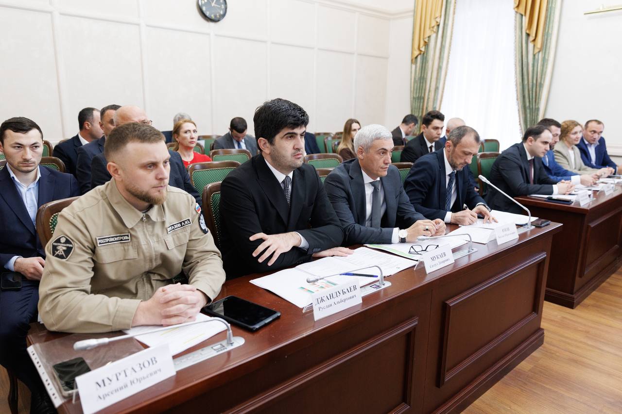 Председатель Правительства КЧР Мурат Аргунов провел заседание Совета по проектной деятельности по вопросу реализации региональных проектов на территории Карачаево-Черкесии Председатель Правительства КЧР Мурат Аргунов провел заседание Совета по проектной деятельности по вопросу реализации региональных проектов на территории Карачаево-Черкесии