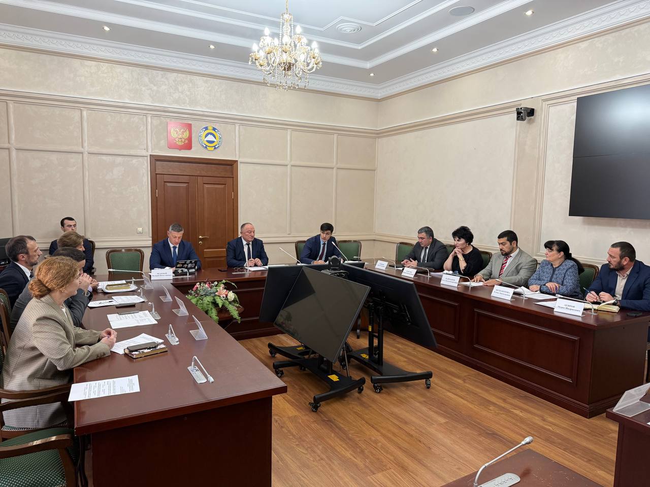 В КЧР обсудили подготовку к третьему Кавказскому инвестиционному форуму В КЧР обсудили подготовку к третьему Кавказскому инвестиционному форуму