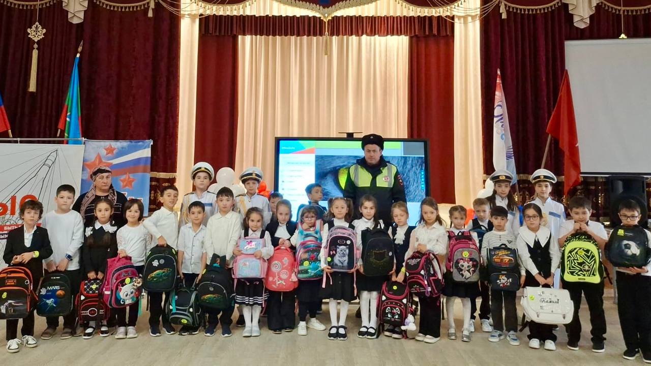 В Карачаево-Черкесии сотрудники Госавтоинспекции проводят масштабную кампанию по популяризации световозвращателей