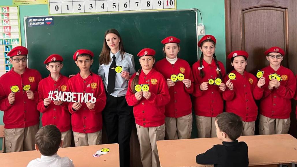 В Карачаево-Черкесии сотрудники Госавтоинспекции проводят масштабную кампанию по популяризации световозвращателей В Карачаево-Черкесии сотрудники Госавтоинспекции проводят масштабную кампанию по популяризации световозвращателей